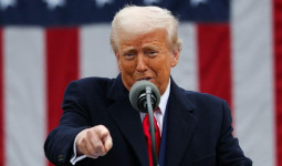 Kesal dengan China, Trump Siap-siap Umumkan Tarif Besar untuk Produk Farmasi yang Masuk ke AS
